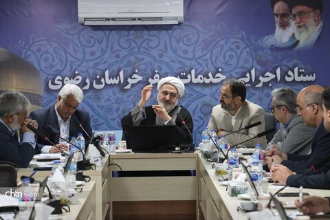 جانشین رئیس ستاد اجرایی خدمات سفر خراسان رضوی گفت: خدمت به زائران رضوی در دهه کرامت و دهه آخر صفر با رویکرد مردمی در خراسان و مشهد دنبال می‌شود.