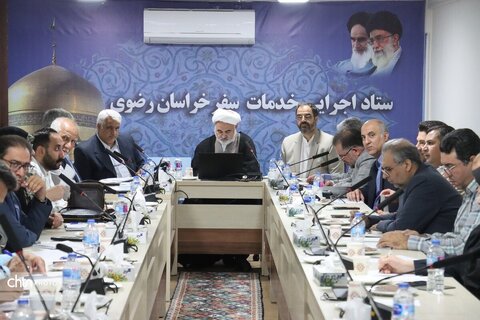 جانشین رئیس ستاد اجرایی خدمات سفر خراسان رضوی گفت: خدمت به زائران رضوی در دهه کرامت و دهه آخر صفر با رویکرد مردمی در خراسان و مشهد دنبال می‌شود.