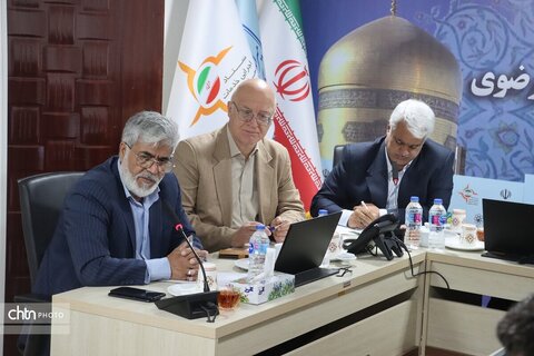 جانشین رئیس ستاد اجرایی خدمات سفر خراسان رضوی گفت: خدمت به زائران رضوی در دهه کرامت و دهه آخر صفر با رویکرد مردمی در خراسان و مشهد دنبال می‌شود.