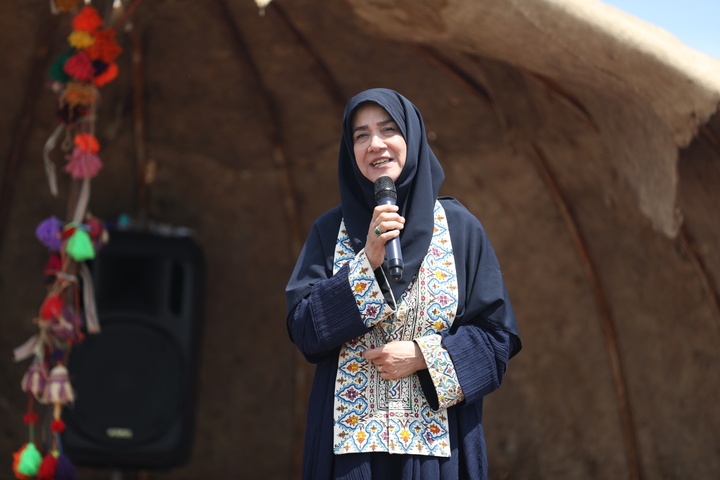 خانواده بزرگ عشایر آینده ایران است/ صنایع‌دستی محصول اقتصادمحور عشایر