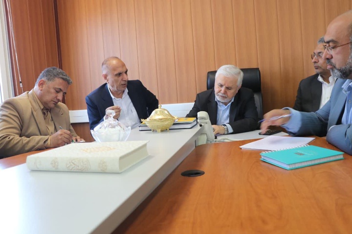 دیدار نماینده فراهان، تفرش و آشتیان در مجلس با علی دارابی