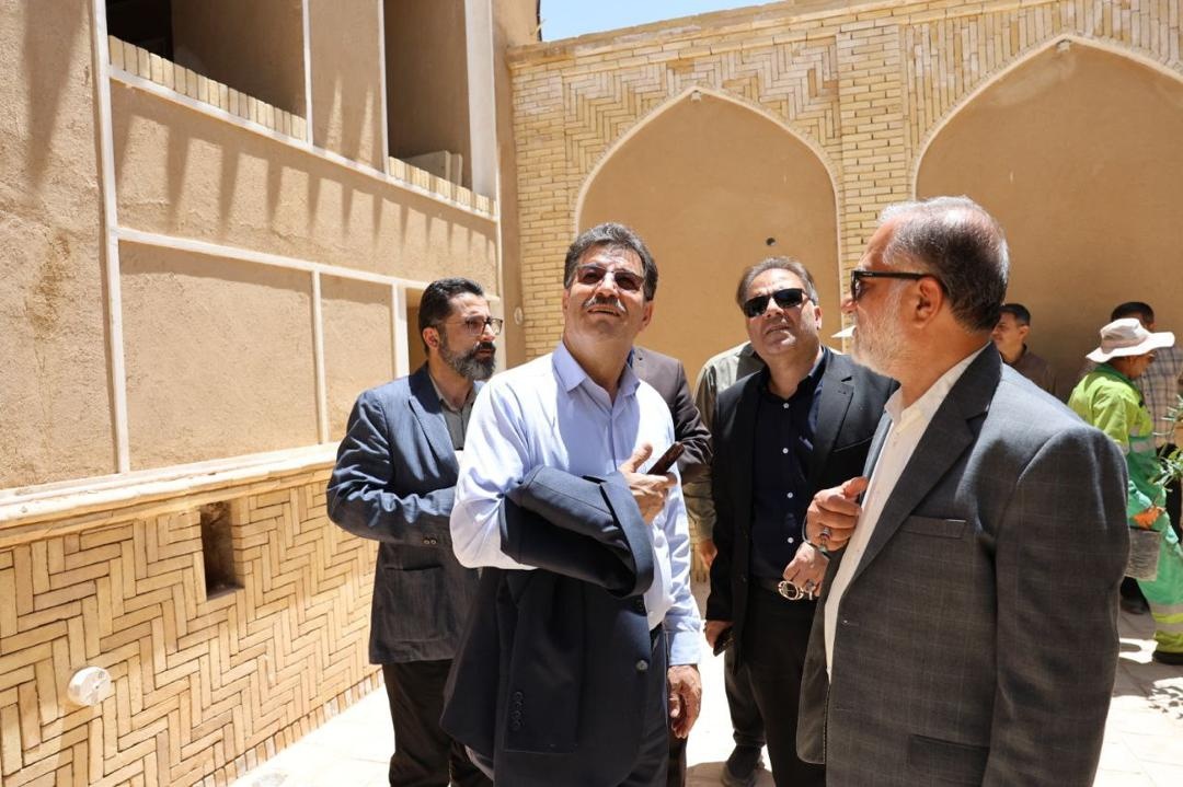 تأکید رئیس پژوهشگاه میراث فرهنگی بر تدوین تفاهمنامه جامع برای پژوهشهای شهری در زرقان