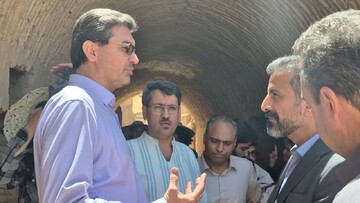 آغاز پروژه مشارکتی نجات قلعه عزآباد با حضور مسئولان و دانشجویان داوطلب