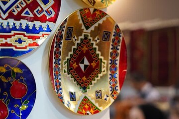 برگزاری نمایشگاه صنایع‌دستی در قزوین به‌مناسبت گرامیداشت پنجاه به‌در