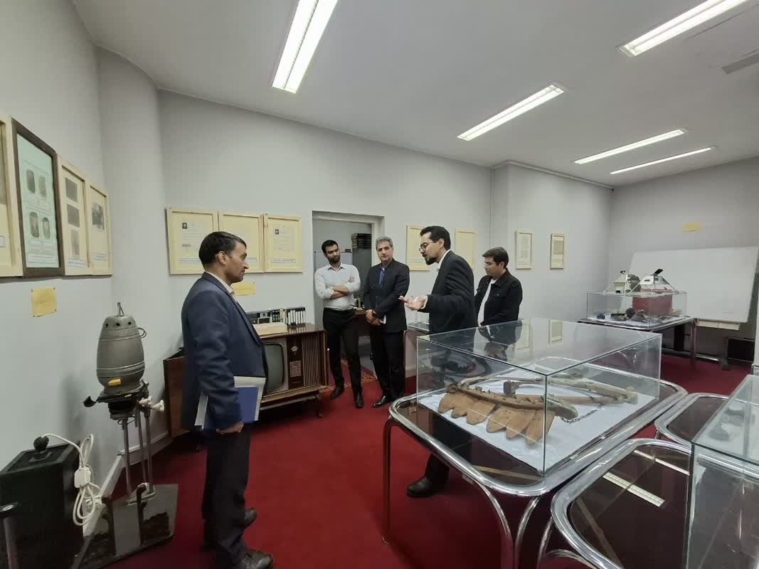 همزمان با دهه کرامت انجام شد:
رونمایی از مجوز موزه دانشگاه حکیم سبزواری