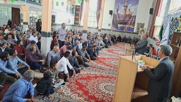 تأکید استاندار خراسان جنوبی بر حمایت از صنایع‌دستی در بازدید از روستای مختاران