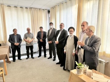 تجلیل از اهداکنندگان نسخه‌های خطی و اسناد تاریخی در آشتیان