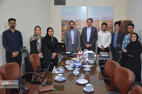 تجلیل از عوامل اجرایی و دست اندرکاران جشنواره نوروزی "لبخند بهار" میدان خان یزد