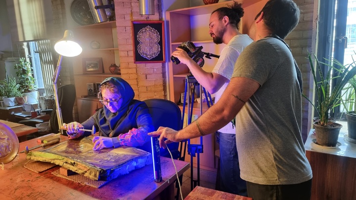 نمایش توانمندی‌های هنرمندان هنرهای سنتی در شبکه تلویزیونی پرس، تی وی