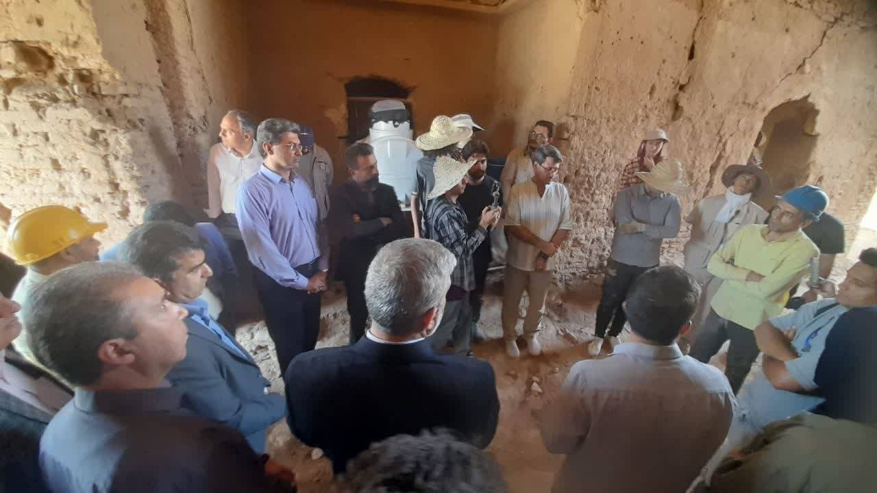 آغاز کارگاه مطالعه و حفاظت از قلعه تاریخی عزآباد