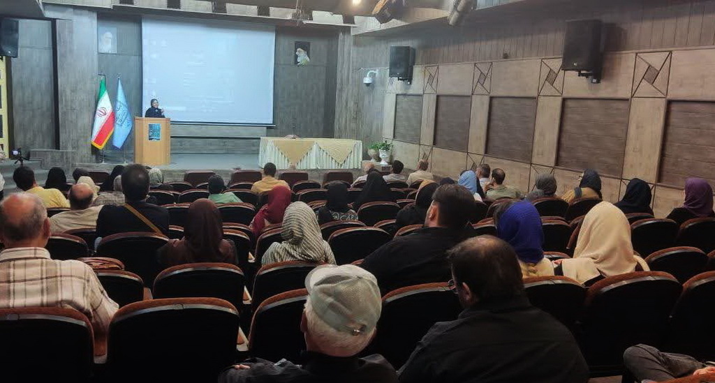 نشست «شب پنجاه به‌در» در قزوین برگزار شد