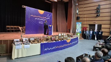 بررسی چالش‌های بیمه‌ای هنرمندان و حمایت از مشاغل خانگی در سفر وزیر تعاون، کار و رفاه اجتماعی به شهرستان رزن