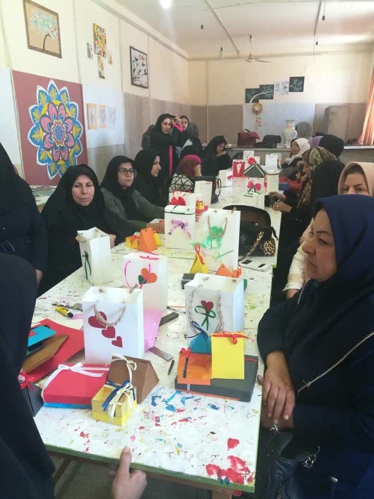 دوره آموزشی بسته‌بندی محصولات صنایع‌دستی در دهلران ایلام برگزار می‌شود
