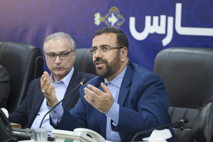 توسعه گردشگری فارس در مسیر درست خود قرار می‌گیرد / ضرورت تعریف جایگاه فعالیتهای بخشی خصوصی در سند توسعه گردشگری استان / گردشگری برند استان فارس است