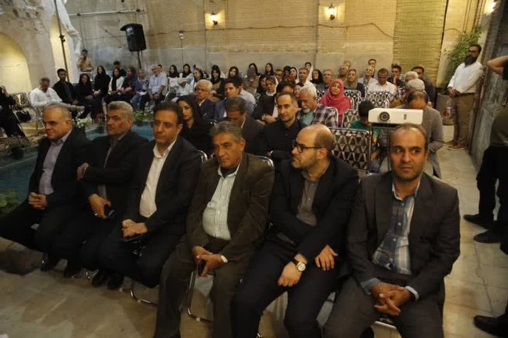 طراحی و ساخت یادمان‌ها در سند توسعه گردشگری استان فارس دیده شده است