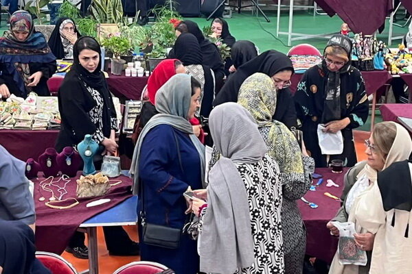 برگزاری نمایشگاه صنایع‌دستی بانوان توسط شهرداری منطقه ۵ تبریز