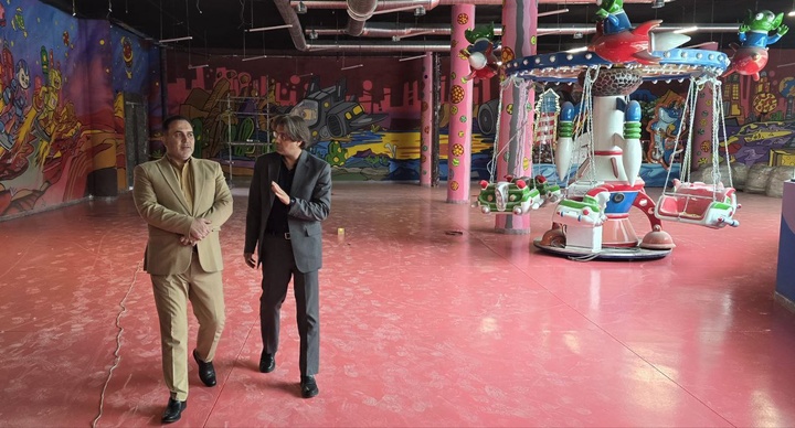 بازدید رئیس میراث‌فرهنگی دماوند از دفتر سرمایه‌گذاری شهرداری