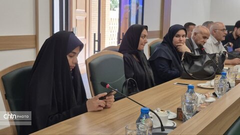 نشست خبری اصحاب رسانه و مطبوعات با مدیرکل و  میراث‌فرهنگی گردشگری و صنایع‌دستی  و معاون صنایع‌دستی استان یزد