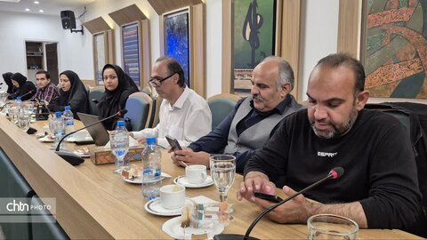 نشست خبری اصحاب رسانه و مطبوعات با مدیرکل و  میراث‌فرهنگی گردشگری و صنایع‌دستی  و معاون صنایع‌دستی استان یزد