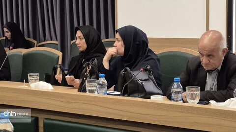 نشست خبری اصحاب رسانه و مطبوعات با مدیرکل و  میراث‌فرهنگی گردشگری و صنایع‌دستی  و معاون صنایع‌دستی استان یزد