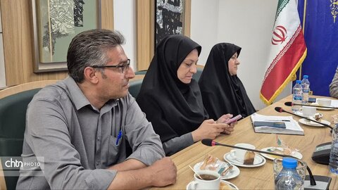 نشست خبری اصحاب رسانه و مطبوعات با مدیرکل و  میراث‌فرهنگی گردشگری و صنایع‌دستی  و معاون صنایع‌دستی استان یزد