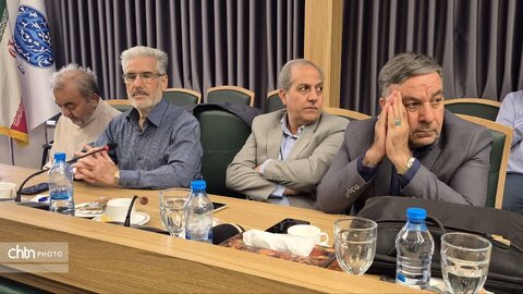 نشست خبری اصحاب رسانه و مطبوعات با مدیرکل و  میراث‌فرهنگی گردشگری و صنایع‌دستی  و معاون صنایع‌دستی استان یزد