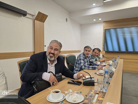 نشست خبری اصحاب رسانه و مطبوعات با مدیرکل و  میراث‌فرهنگی گردشگری و صنایع‌دستی  و معاون صنایع‌دستی استان یزد