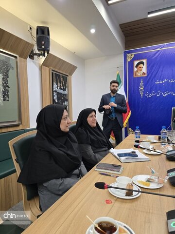 نشست خبری اصحاب رسانه و مطبوعات با مدیرکل و  میراث‌فرهنگی گردشگری و صنایع‌دستی  و معاون صنایع‌دستی استان یزد