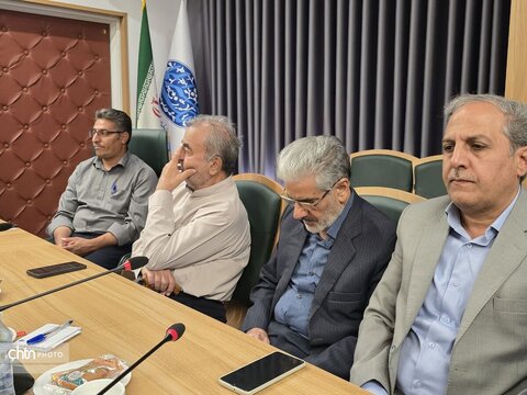 نشست خبری اصحاب رسانه و مطبوعات با مدیرکل و  میراث‌فرهنگی گردشگری و صنایع‌دستی  و معاون صنایع‌دستی استان یزد