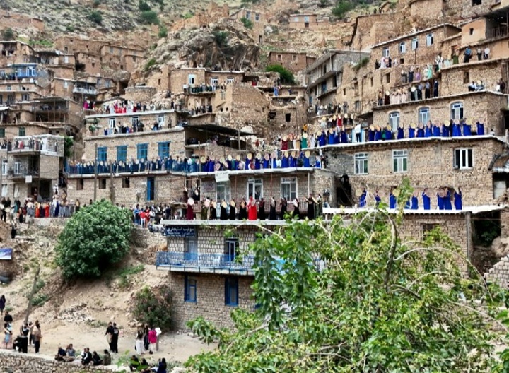 هم‌نوایی دف‌ها با گام‌های گردشگران/ پالنگان طنین عرفان و موسیقی را به گوش جهانیان رساند