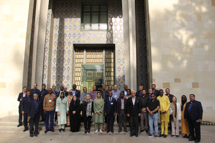 بازدید مهمانان چهارمین اجلاس مجمع آمبودزمان‌های کشورهای عضو سازمان همکاری اسلامی از مجموعه فرهنگی-تاریخی نیاوران