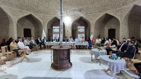 کارگاه نقد و بررسی چالش‌های حفاظت و بهره‌برداری از کاروانسراهای میراث جهانی در خرانق