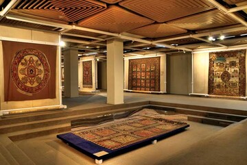 هیچ آسیبی آثار نفیس موزه فرش ایران را تهدید نمی کند