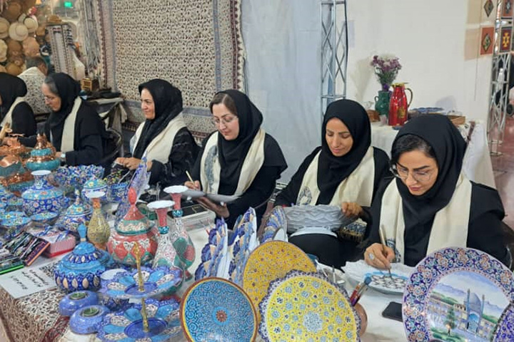 برگزاری یازدهمین نمایشگاه تخصصی صنایع‌دستی، سوغات و گیاهان دارویی در اصفهان