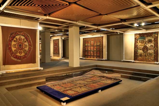 هیچ آسیبی آثار نفیس موزه فرش ایران را تهدید نمی کند