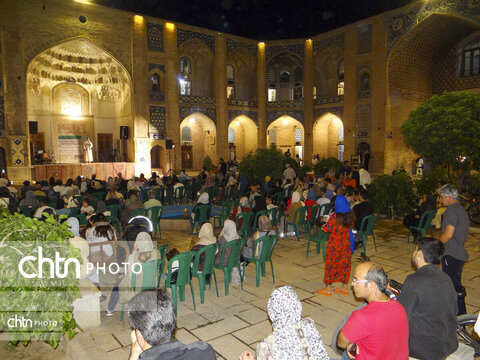 طنین صدای فردوسی در کاروانسرای گنجعلیخان کرمان