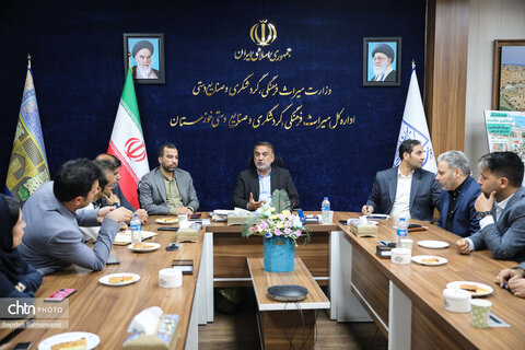 نشست مدیرکل میراث‌فرهنگی، گردشگری و صنایع‌دستی خوزستان با اصحاب رسانه