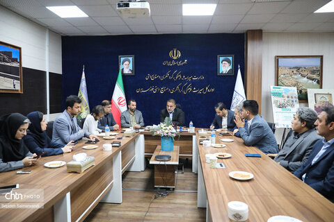 نشست مدیرکل میراث‌فرهنگی، گردشگری و صنایع‌دستی خوزستان با اصحاب رسانه