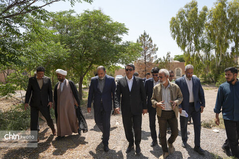 بازدید استاندار کرمان از بیمارستان تاریخی مرسلین