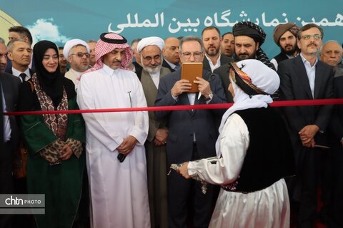 آیین افتتاحیه هجدهمین نمایشگاه بین‌المللی گردشگری و صنایع دستی خراسان رضوی با حضور معاوین گردشگری وصنایع دستی کشور واستاندار خراسان رضوی در مشهد برگزار شد