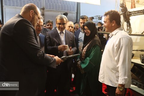 آیین افتتاحیه هجدهمین نمایشگاه بین‌المللی گردشگری و صنایع دستی خراسان رضوی با حضور معاوین گردشگری وصنایع دستی کشور واستاندار خراسان رضوی در مشهد برگزار شد