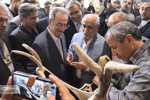 آیین افتتاحیه هجدهمین نمایشگاه بین‌المللی گردشگری و صنایع دستی خراسان رضوی با حضور معاوین گردشگری وصنایع دستی کشور واستاندار خراسان رضوی در مشهد برگزار شد