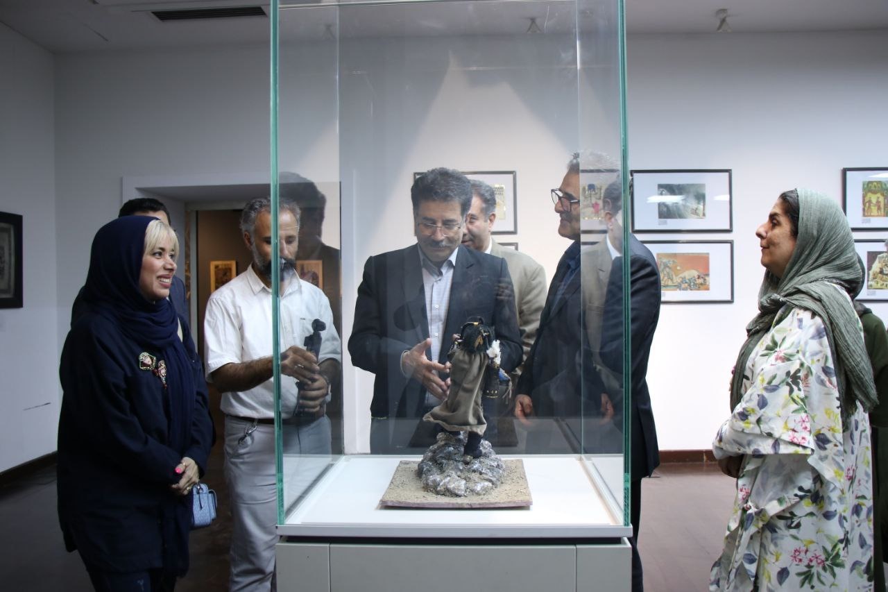 به بلندای نام فردوسی: آینهای از هنر و حماسه