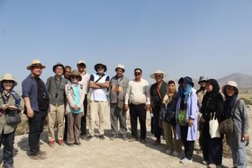 حضور گردشگران ژاپنی در تپه یحیی ارزوئیه‌ کرمان