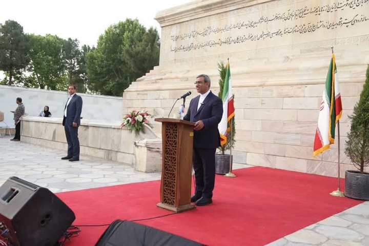 فردوسی میان دین و دانش پیوند ایجاد کرد