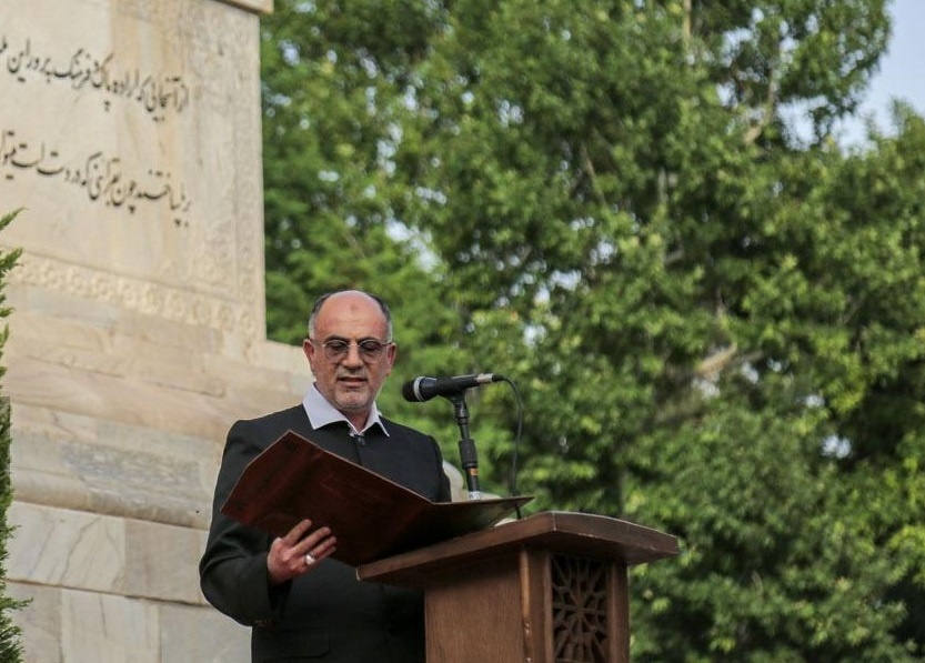 زبان فارسی آینه فرهنگ مشترک اقوام ایران زمین است