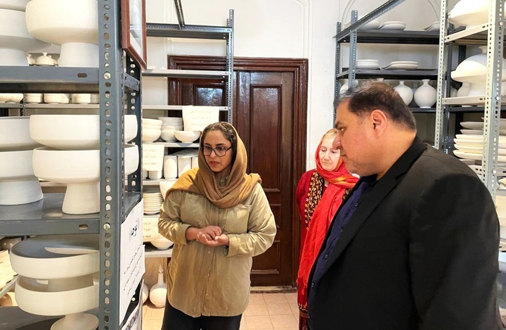 ظرافت در تولید، تمایز در ارائه آثار صنایع‌دستی/ ظرفیت تبلیغاتی کم‌نظیری در کشور وجود دارد/ بخش خصوصی محور اصلی فروش صنایع‌دستی است