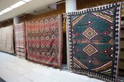نمایش ۴۹ اثر از مجموعه دست‌بافته‌های اهدایی پرویز تناولی در مرکز اسناد و کتابخانه منطقه جنوب کشور