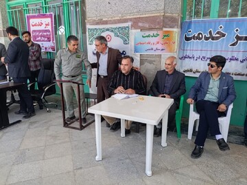 برگزاری میز خدمت در نماز جمعه فامنین با هدف پاسخگویی به مطالبات مردمی