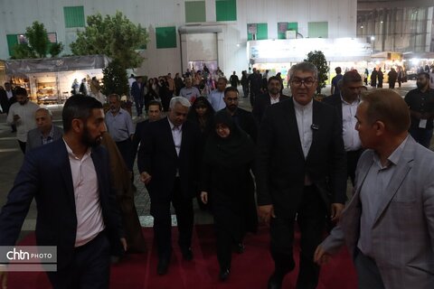 بازدیدفاطمه مهاجرانی سخنگوی  دولت در هجدهمین نمایشگاه بین المللی گردشگری وصنایع دستی مشهد